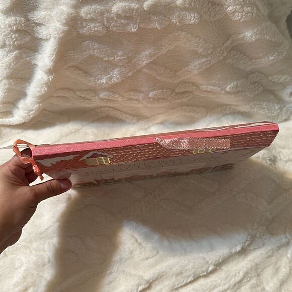 Ellen Tracy Pink Gingerbread House Gift-able Hand Cream Set of 5 - Picture 9 of 12